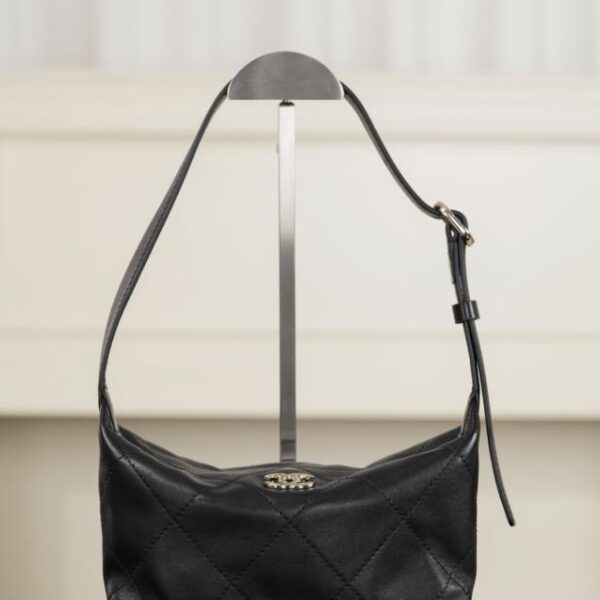 Chanel hobo 腋下包 黑金 小號 (VFWG2M)